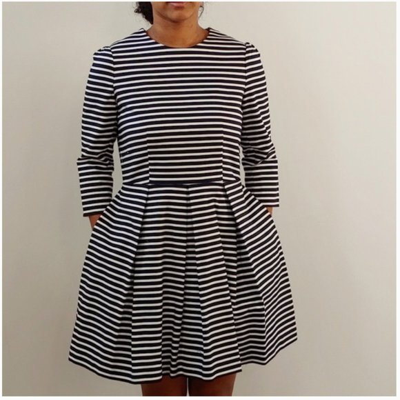 GAP Women's Striped Fit and Flare Long Sleeve Dress - size 6 - Picture 1 of 7